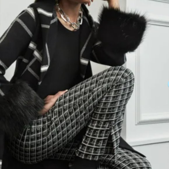 🎁🎁Vanilla and Black Dress Pants🎁🎁🤶 - Picture 3 of 10